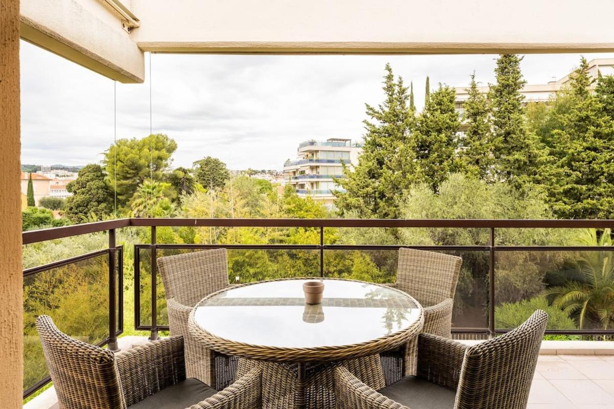 Mi Casa Tu Casa - Pg Apartman Cannes Kültér fotó
